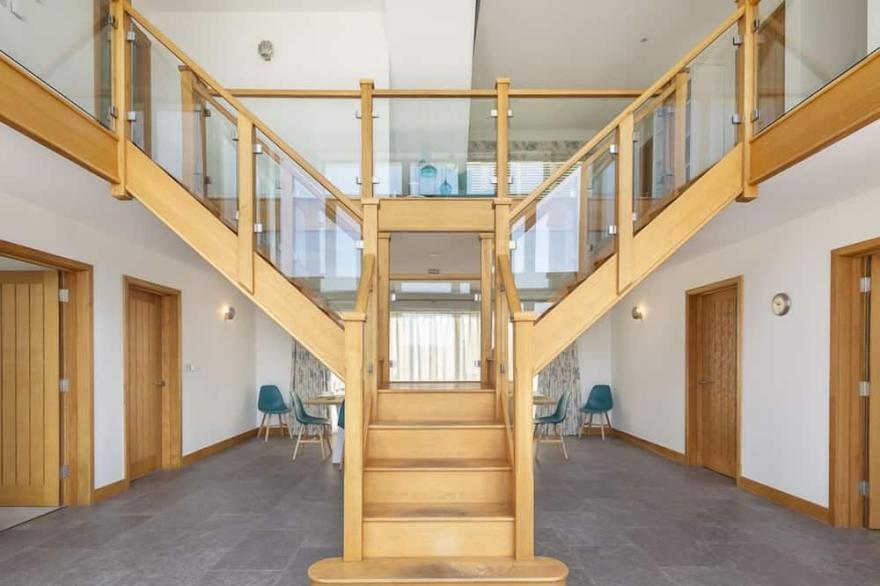 THE SANDS, pet friendly, luxury holiday cottage in Salcombe