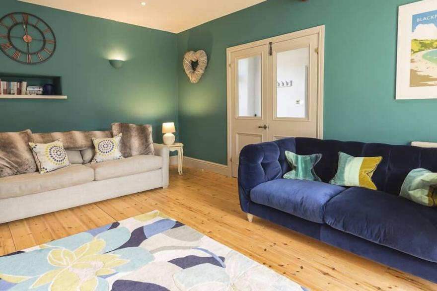 ROSEMARY COTTAGE, family friendly, with a garden in Goveton