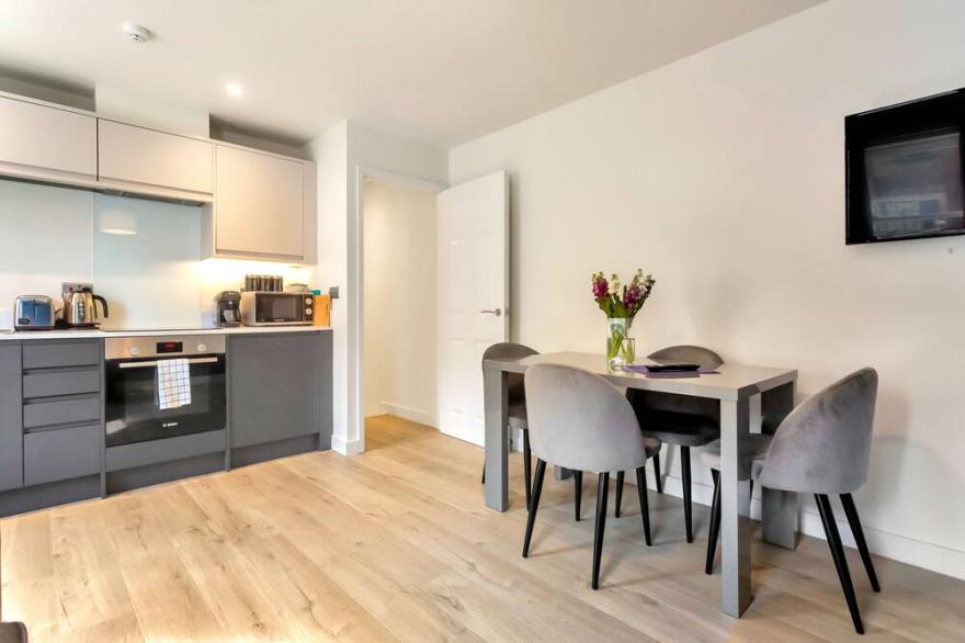 Flat 1, 10E, St Paul's 2 Bedroom newly refurbished Apartment in central location
