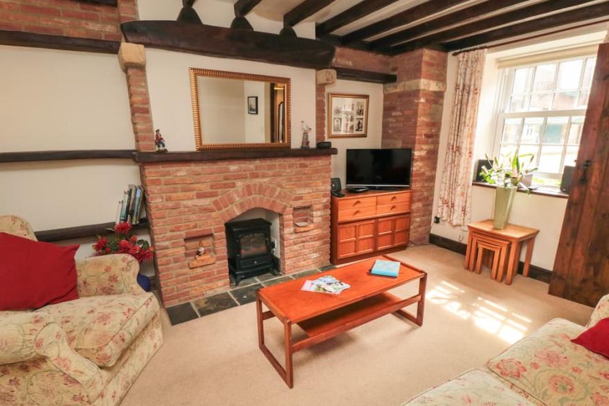 PEGASUS COTTAGE, family friendly, country holiday cottage in Whitby