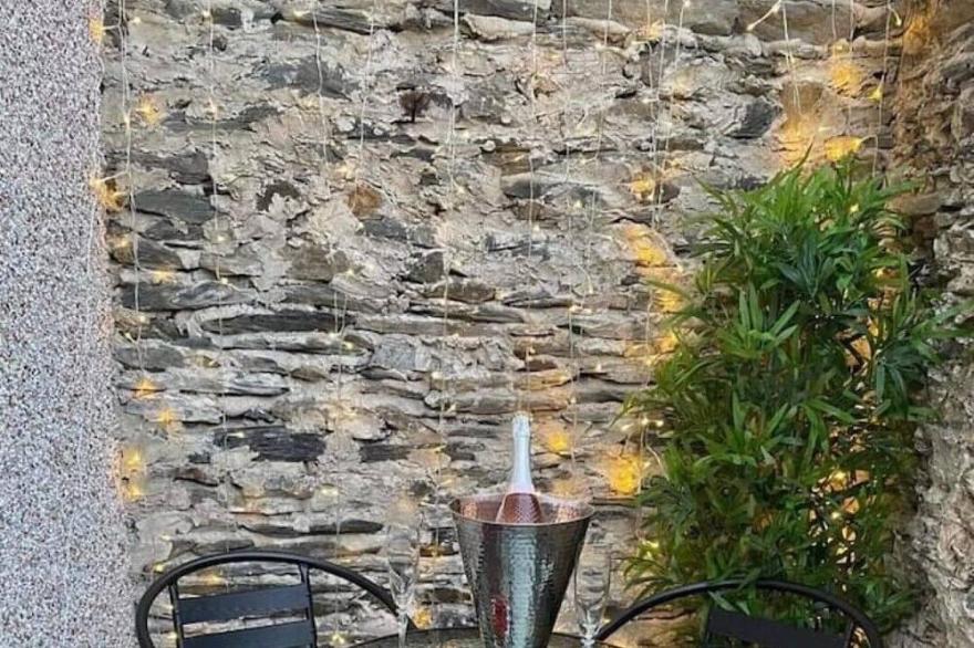 Stylish & Charming Cottage - Central Aberdovey