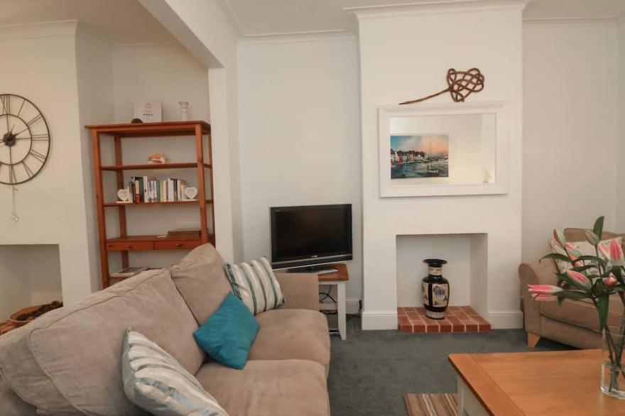 CASA MEROCCA, family friendly, country holiday cottage in Weymouth