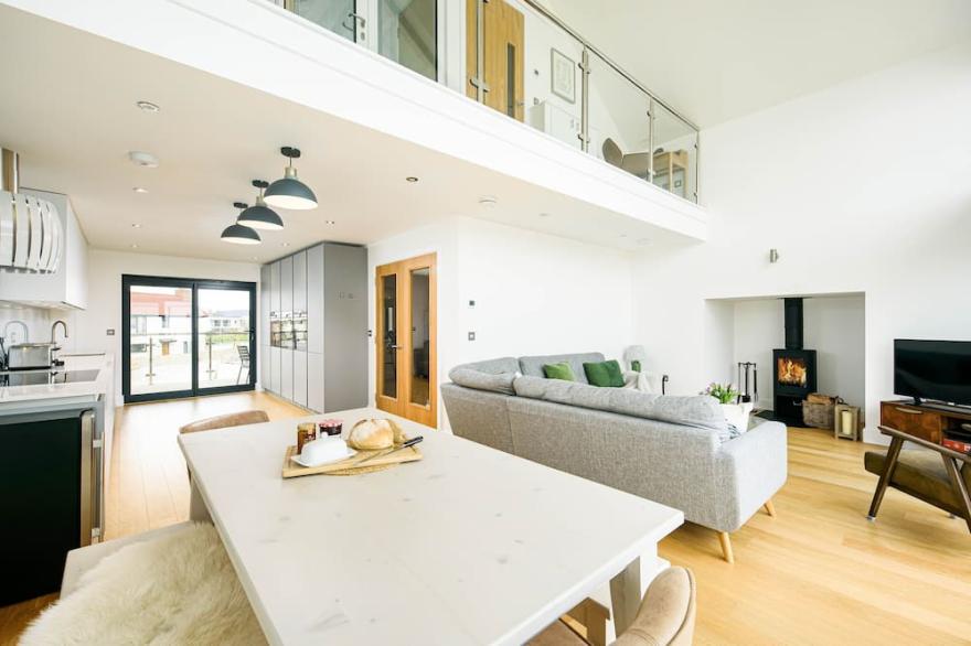 Chalk Hill View (OI26), Silverlake, Dorset