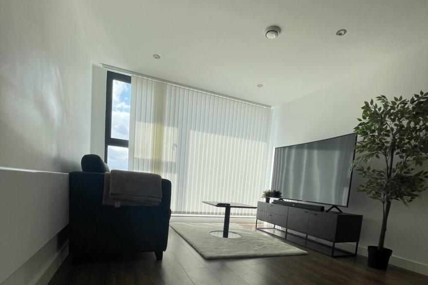 Luxury 2-Bed Apartment in Manchester with parking