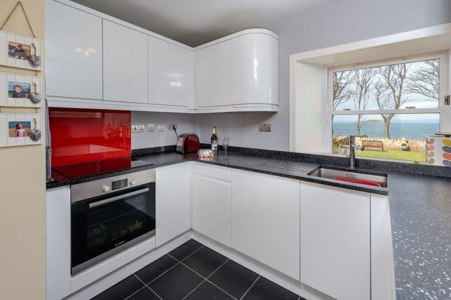 Charming Cottage in North Berwick with Sea Views