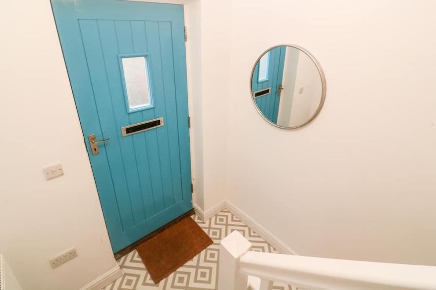 MASONS COTTAGE, pet friendly, character holiday cottage in Penzance