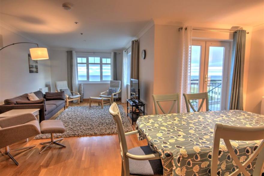 No. 18 The Links  is a second floor apartment located by the famous James Braid Golf course in Brora