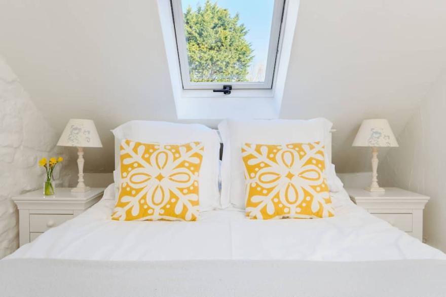 Mulberry Barn Sleeps 4, Luxury converted barn in beautiful countryside