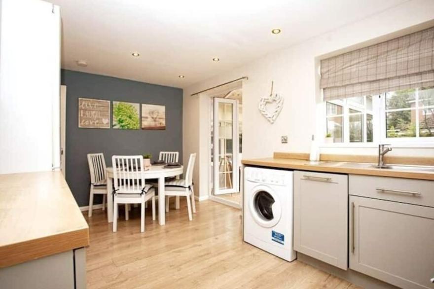 Wigmore Lodge - FREE Parking & Airport & M1 & Contractor & Leisure