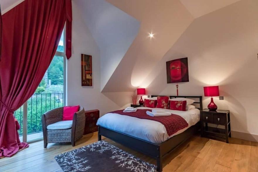 Mains of Taymouth, Kenmore ~ 4* The Atrium - sleeps 6 guests  in 3 bedrooms
