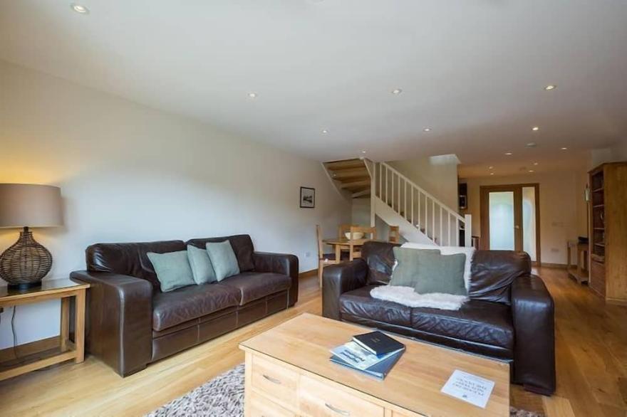 Mains of Taymouth, Kenmore ~ 5* 2 Maxwells - sleeps 4 guests  in 2 bedrooms