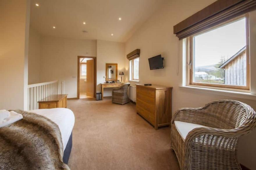 Mains of Taymouth, Kenmore ~ 5* 10 Maxwells - sleeps 2 guests  in 1 bedroom