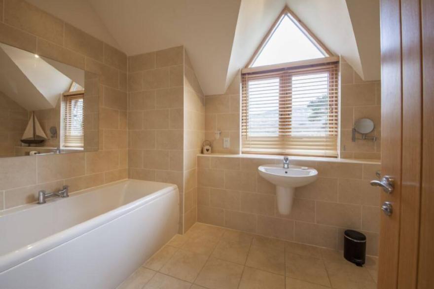 Mains of Taymouth, Kenmore ~ 5* 10 Maxwells - sleeps 2 guests  in 1 bedroom