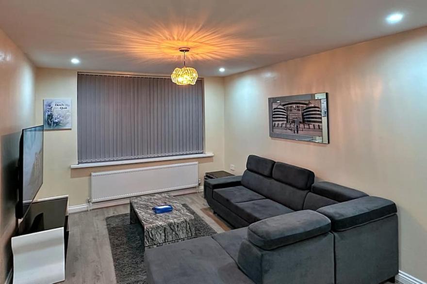Full 3-Bedroom House with Free Parking