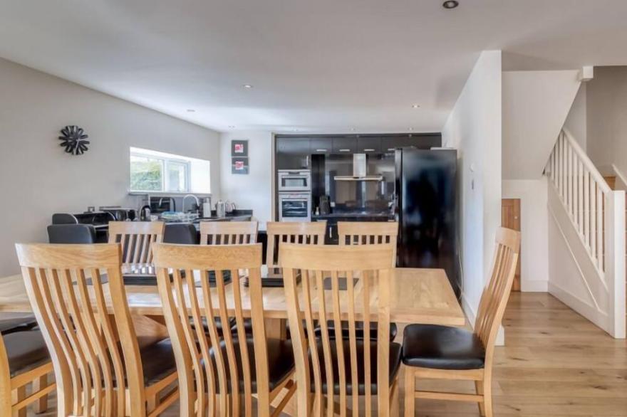 Mains of Taymouth, Kenmore ~ 5* Easter Bruadair - sleeps 10 guests  in 5 bedrooms