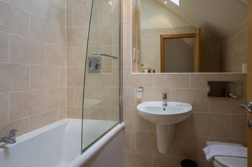 Mains of Taymouth, Kenmore ~ 5* 12 Maxwells - sleeps 4 guests  in 2 bedrooms