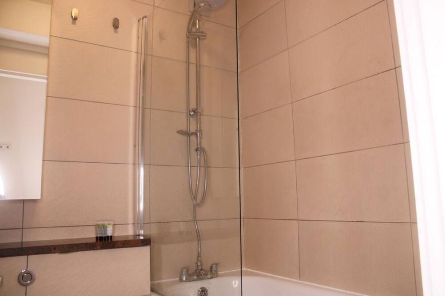 Lovely Central London Apartment in the Heart of Soho Perfect for Families