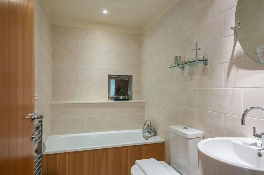 Mains of Taymouth, Kenmore ~ 4* Rivard - sleeps 6 guests  in 3 bedrooms