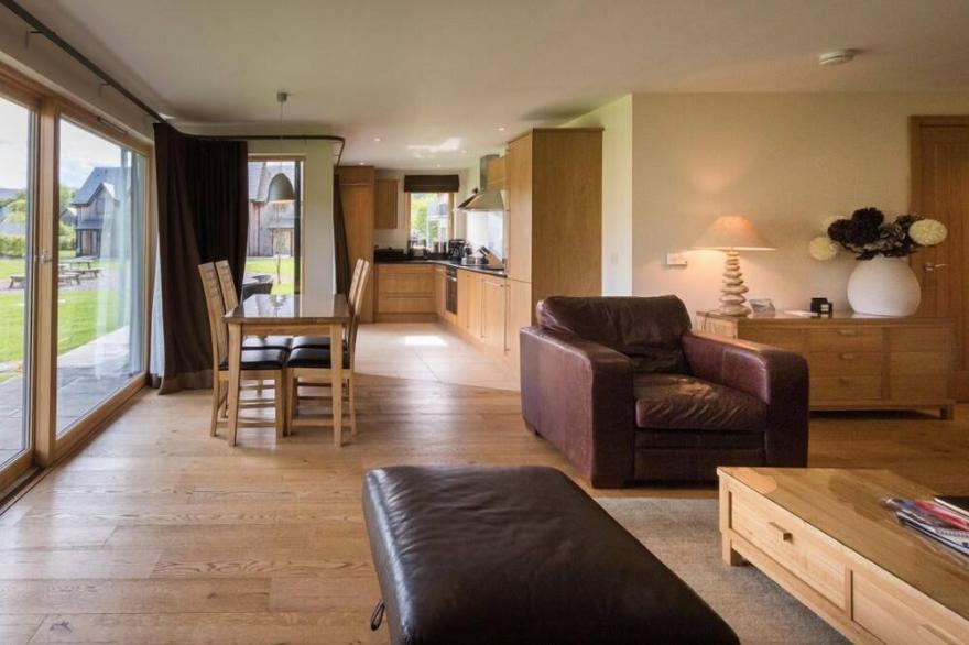 Mains of Taymouth, Kenmore ~ 5* 1 The Gallops - Downstairs property - sleeps 4 guests  in 2 bedrooms