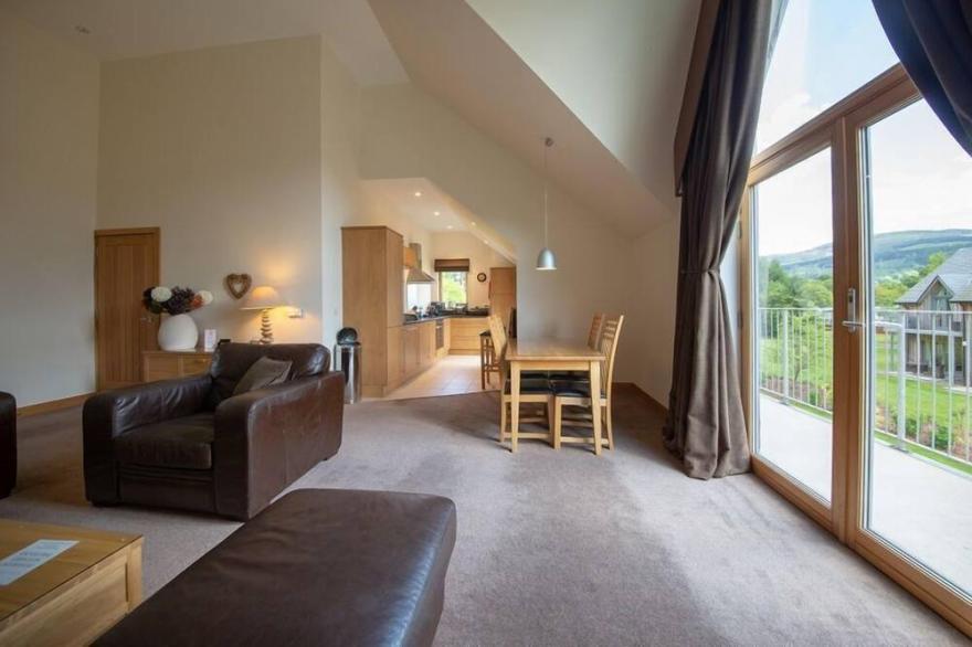 8 The Gallops - Upstairs property - sleeps 4 guests  in 2 bedrooms