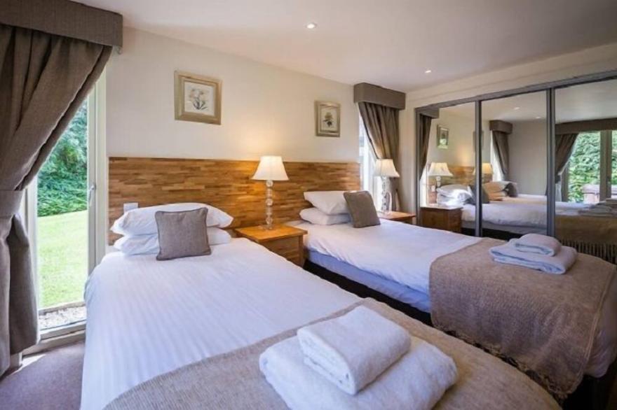 Mains of Taymouth, Kenmore ~ 5* Skibo Lodge - sleeps 8 guests  in 4 bedrooms