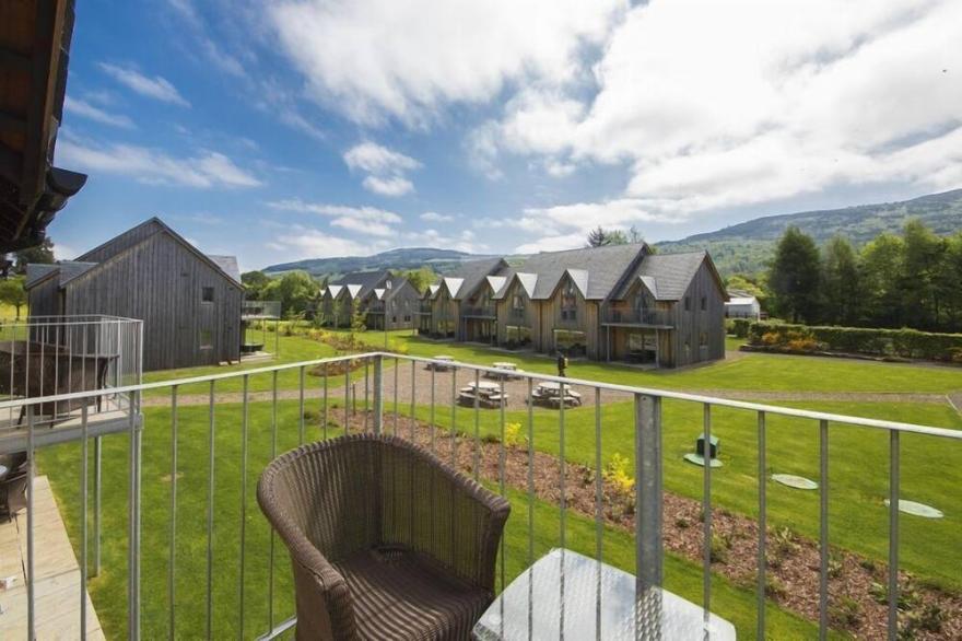 Mains of Taymouth, Kenmore ~ 5* 4 The Gallops - Upstairs property - sleeps 4 guests  in 2 bedrooms
