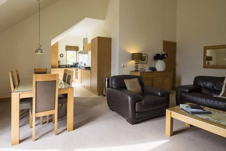 Mains of Taymouth, Kenmore ~ 5* 4 The Gallops - Upstairs property - sleeps 4 guests  in 2 bedrooms