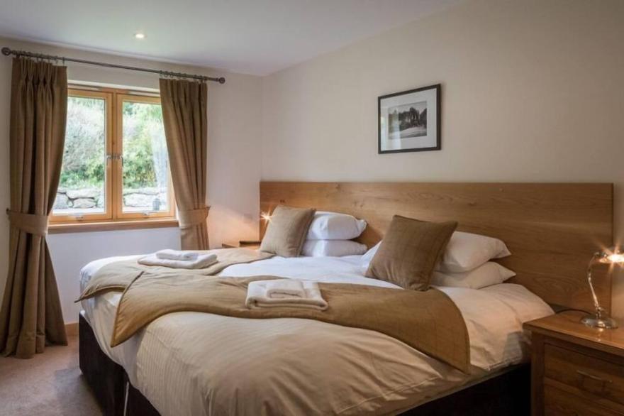 Mains of Taymouth, Kenmore ~ 5* No. 5 The Gallops - Downstairs property - sleeps 4 guests  in 2 bedr