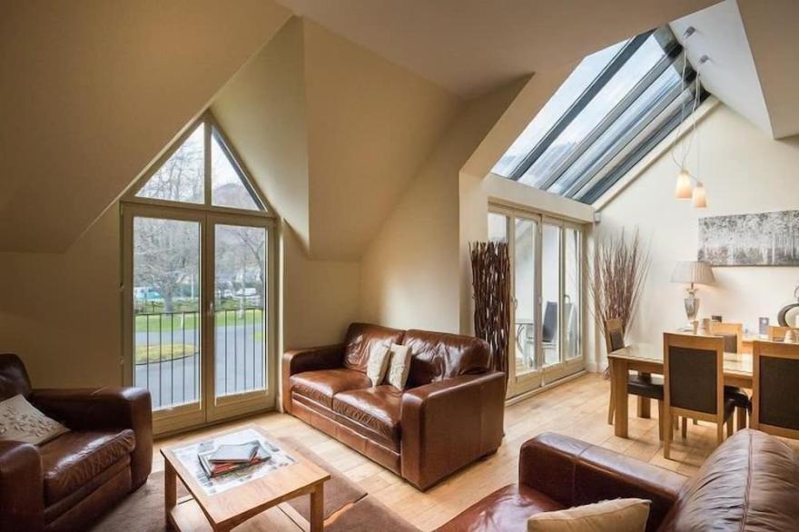Mains of Taymouth, Kenmore ~ 4* Tay View Lodge - sleeps 6 guests  in 3 bedrooms