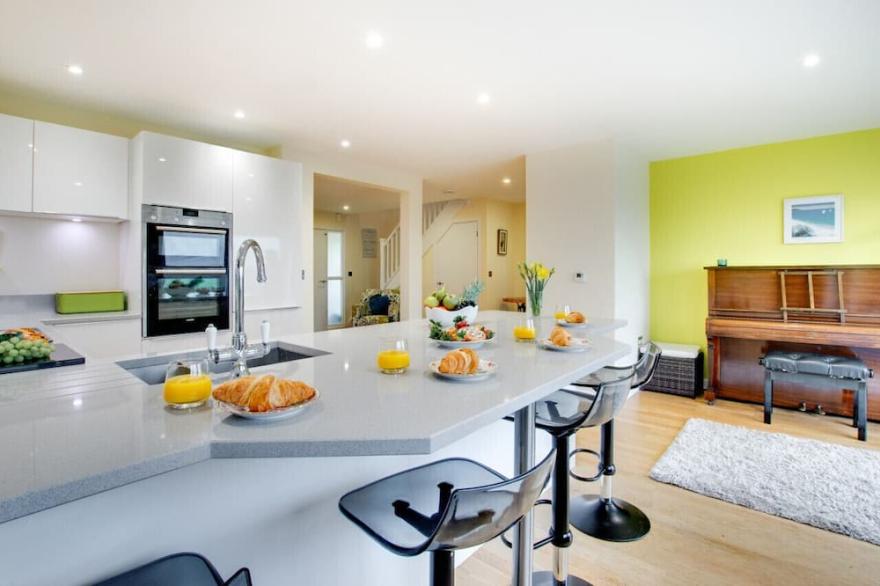 Oceans 11 - Five Bedroom House, Sleeps 8