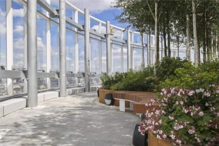 Luxurious 1 Bedroom Apartment with Gym and Roof Terrace