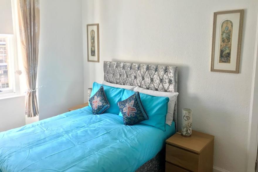 Stunning 3-Bed Apartment in Edinburgh