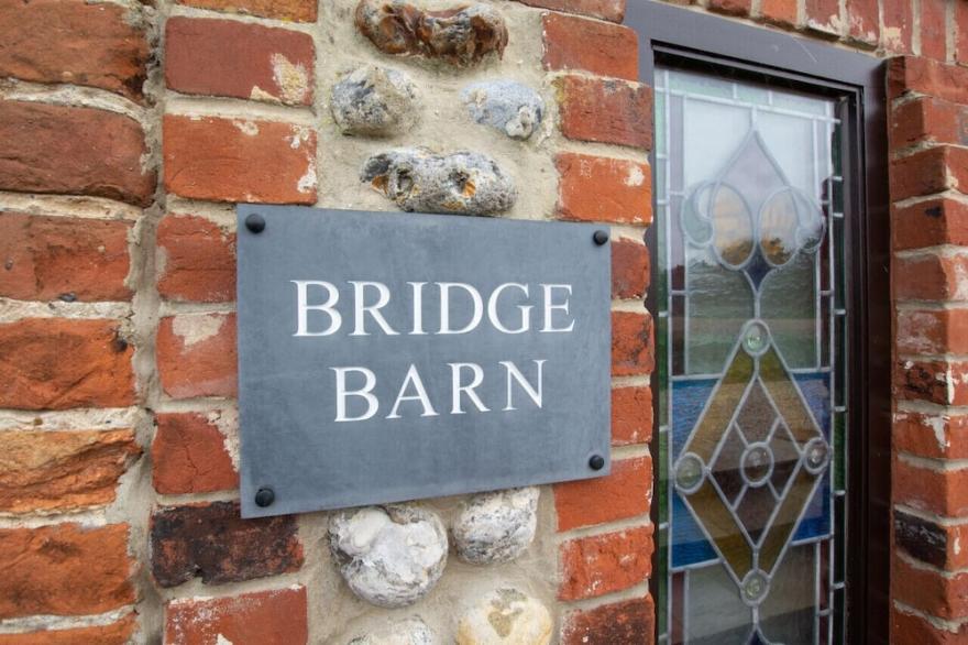 Bridge Barn - Three Bedroom House, Sleeps 6