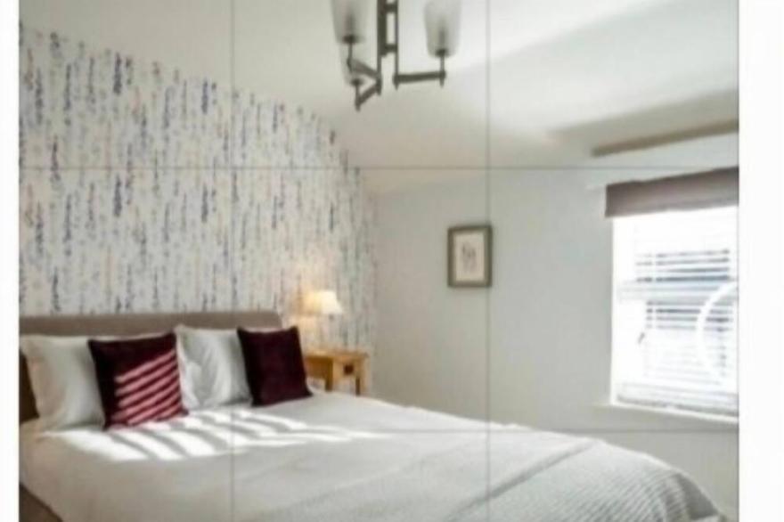 Middle Cottage, Perfect village getaway, Pet friendly, Free paking