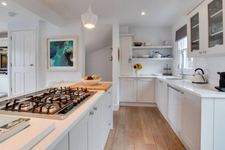 Beautiful private villa for 6 people with WIFI, TV, terrace and pets allowed