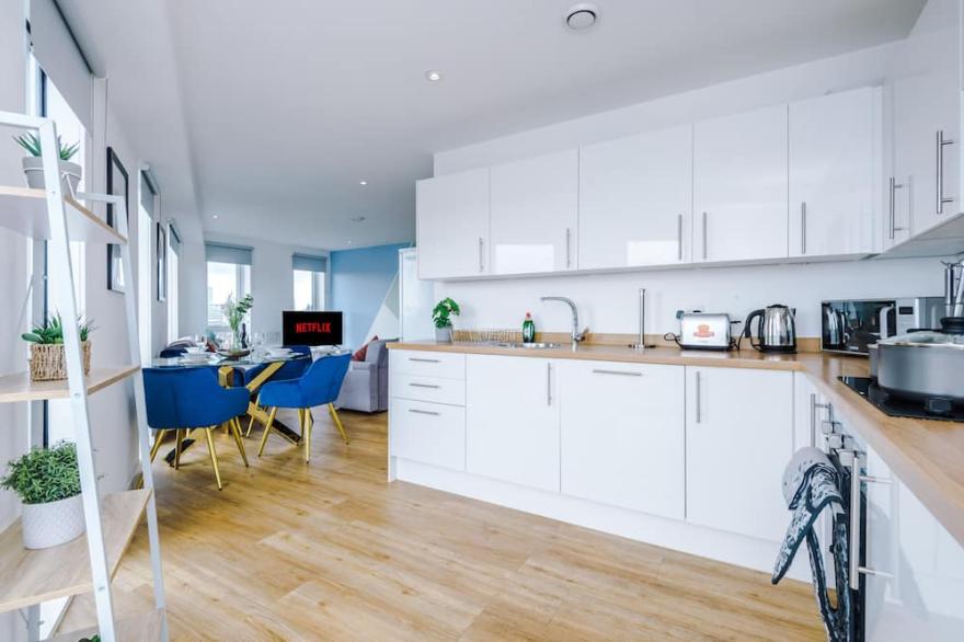 Stunning Scandi Penthouse - Sleeps 10!