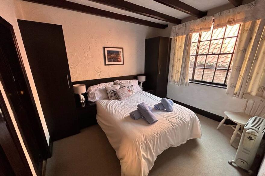 Entire 2 Bedroom Cottage in Whitby