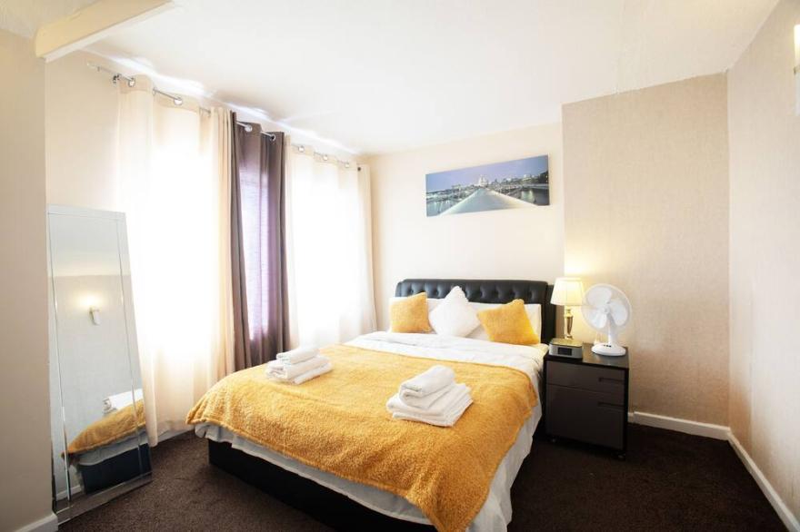 Grand Elite apartment - Dagenham