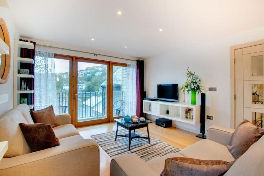 Harbour View, Looe - Two Bedroom Apartment, Sleeps 4
