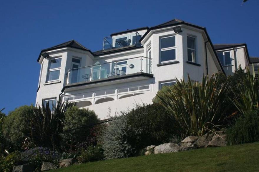 Beautiful apartment for 4 guests with WIFI, TV, balcony, pets allowed and parking