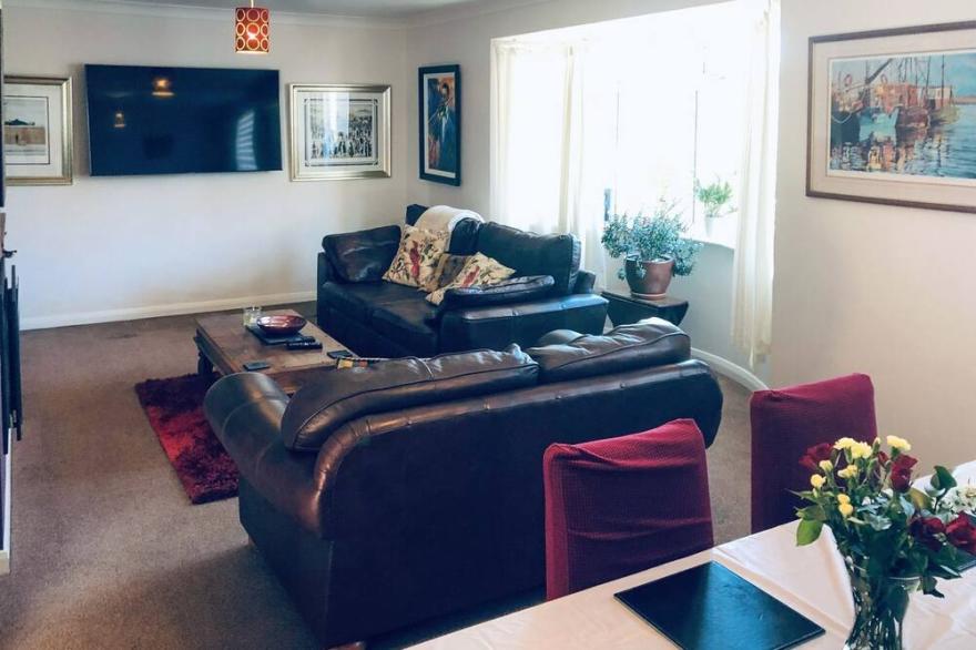 2 bedroom accommodation in Newton Abbot