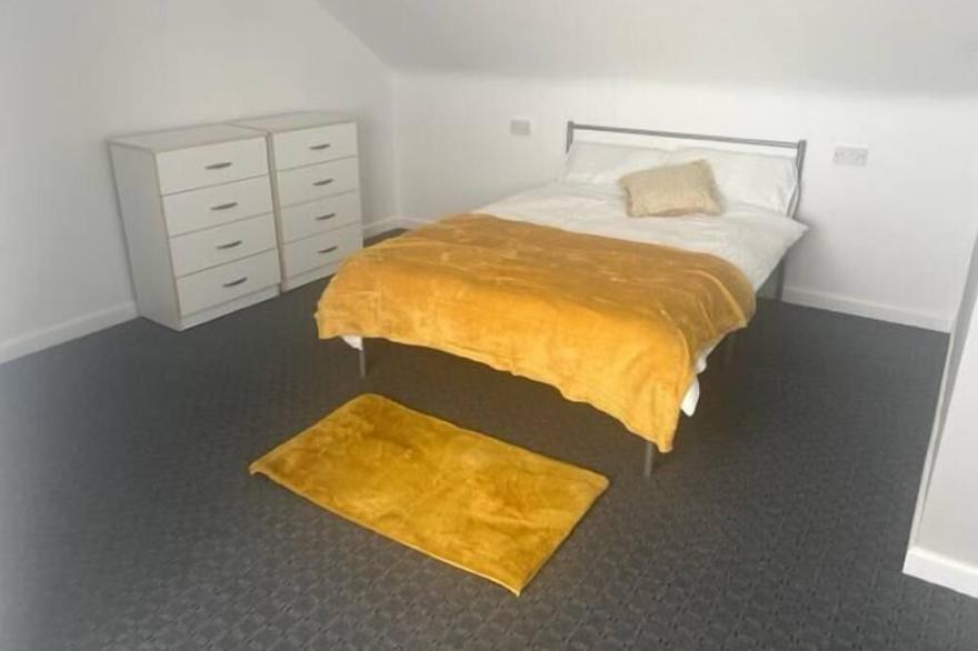 Remarkable 5 bedroom 5 Bathroom House in Coventry