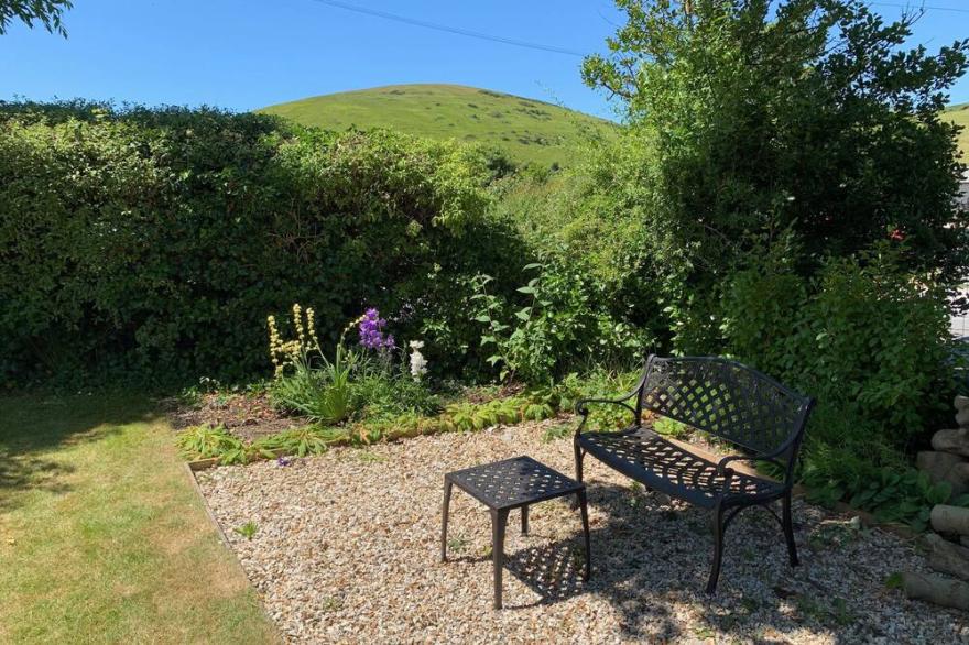 ST MARY'S CHAPEL, family friendly, with open fire in West Lulworth