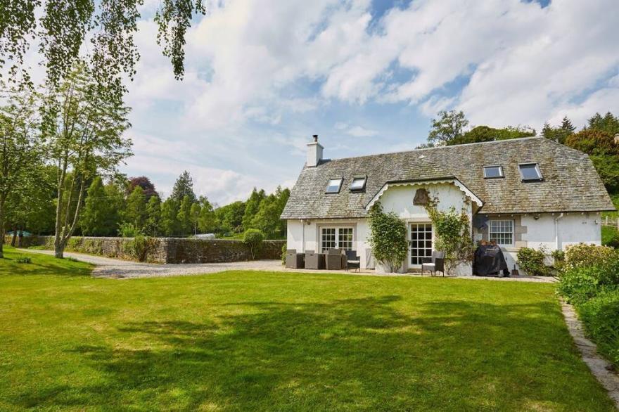 4 bedroom accommodation in Ochtertyre, near Crieff
