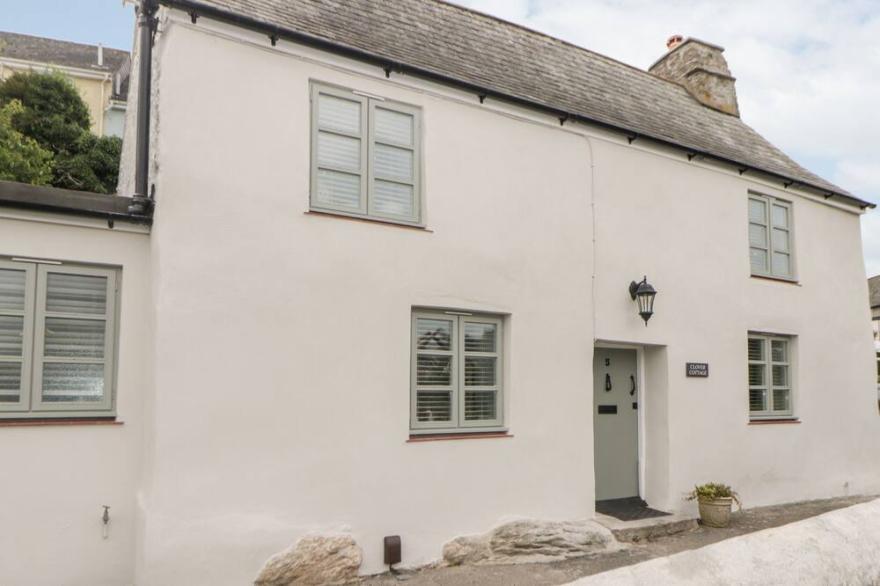 CLOVER COTTAGE, pet friendly, character holiday cottage in Holwick