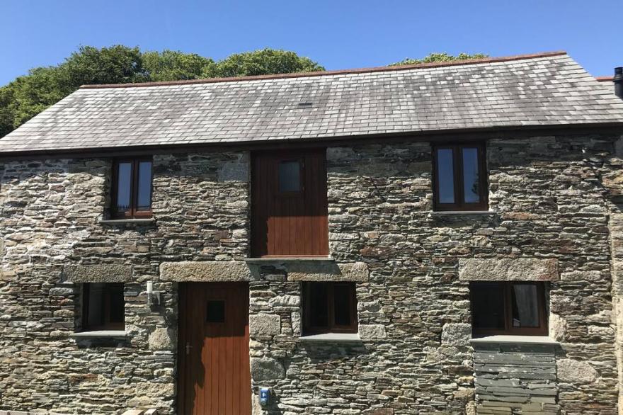 Piglets, modern barn conversion .Nr Tintagel, Padstow, Bude & beach.