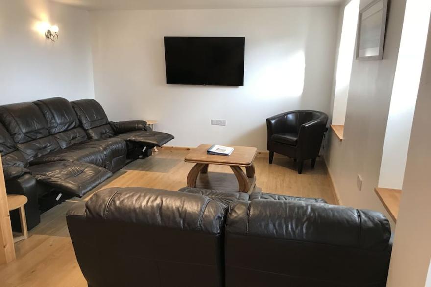 Piglets, modern barn conversion .Nr Tintagel, Padstow, Bude & beach.