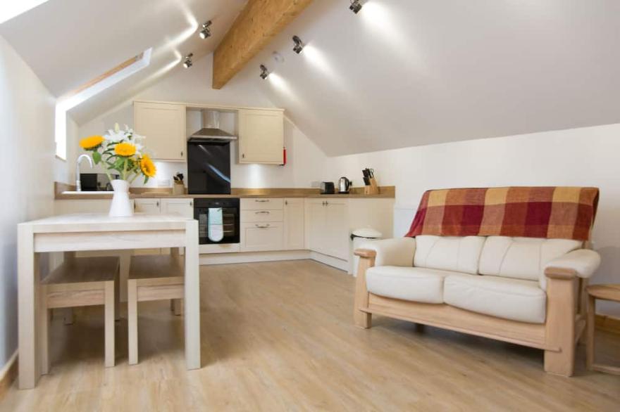 Milking Parlour, modern barn conversion. Nr Tintagel, Bude, Padstow & beach.