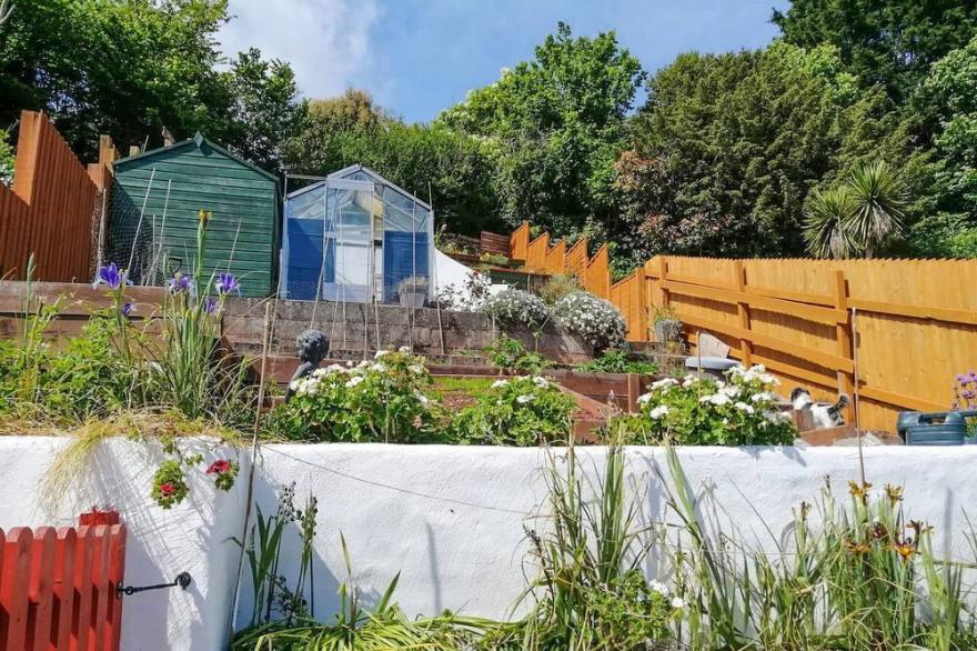 2 bedroom accommodation in Paignton