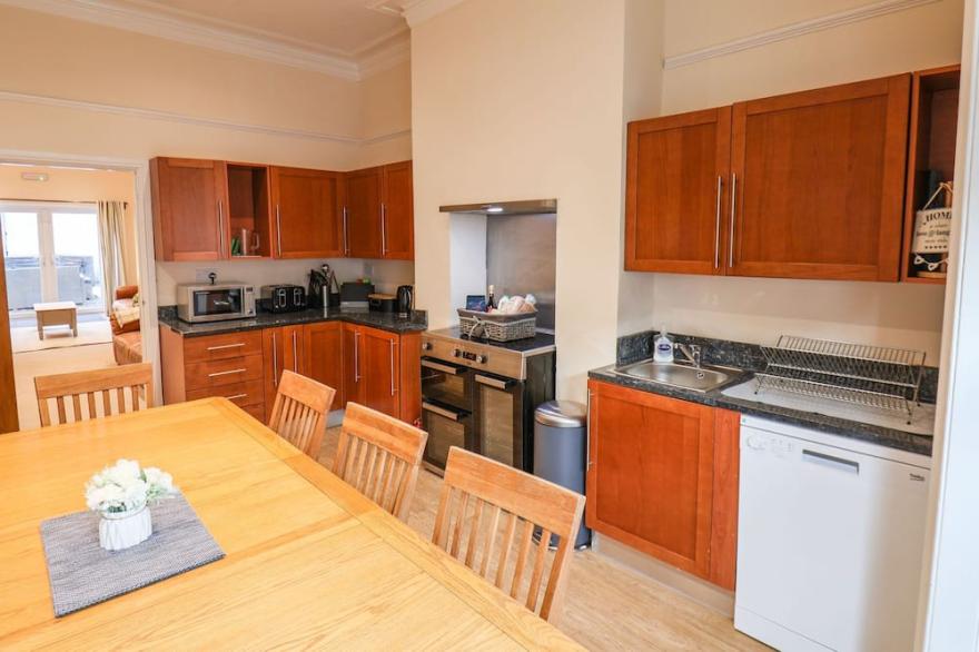 4 NORMANBY TERRACE, pet friendly, character holiday cottage in Whitby